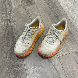 Hoka Arahi 6 White and Orange Athletic Shoes 38 6.5 7